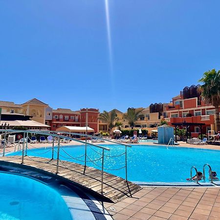 Sunny Apartment & Heated Pool Los Cristianos  Kültér fotó