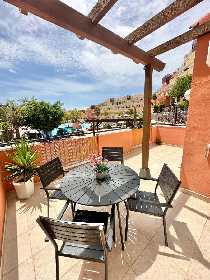Sunny Apartment & Heated Pool Los Cristianos  Kültér fotó