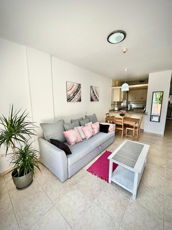 Sunny Apartment & Heated Pool Los Cristianos  Kültér fotó