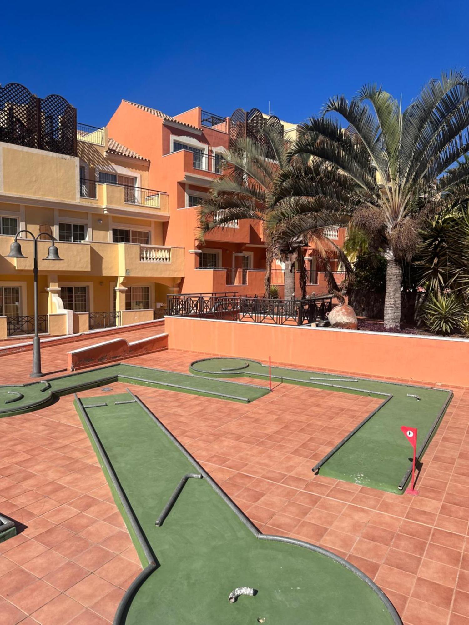 Sunny Apartment & Heated Pool Los Cristianos  Kültér fotó