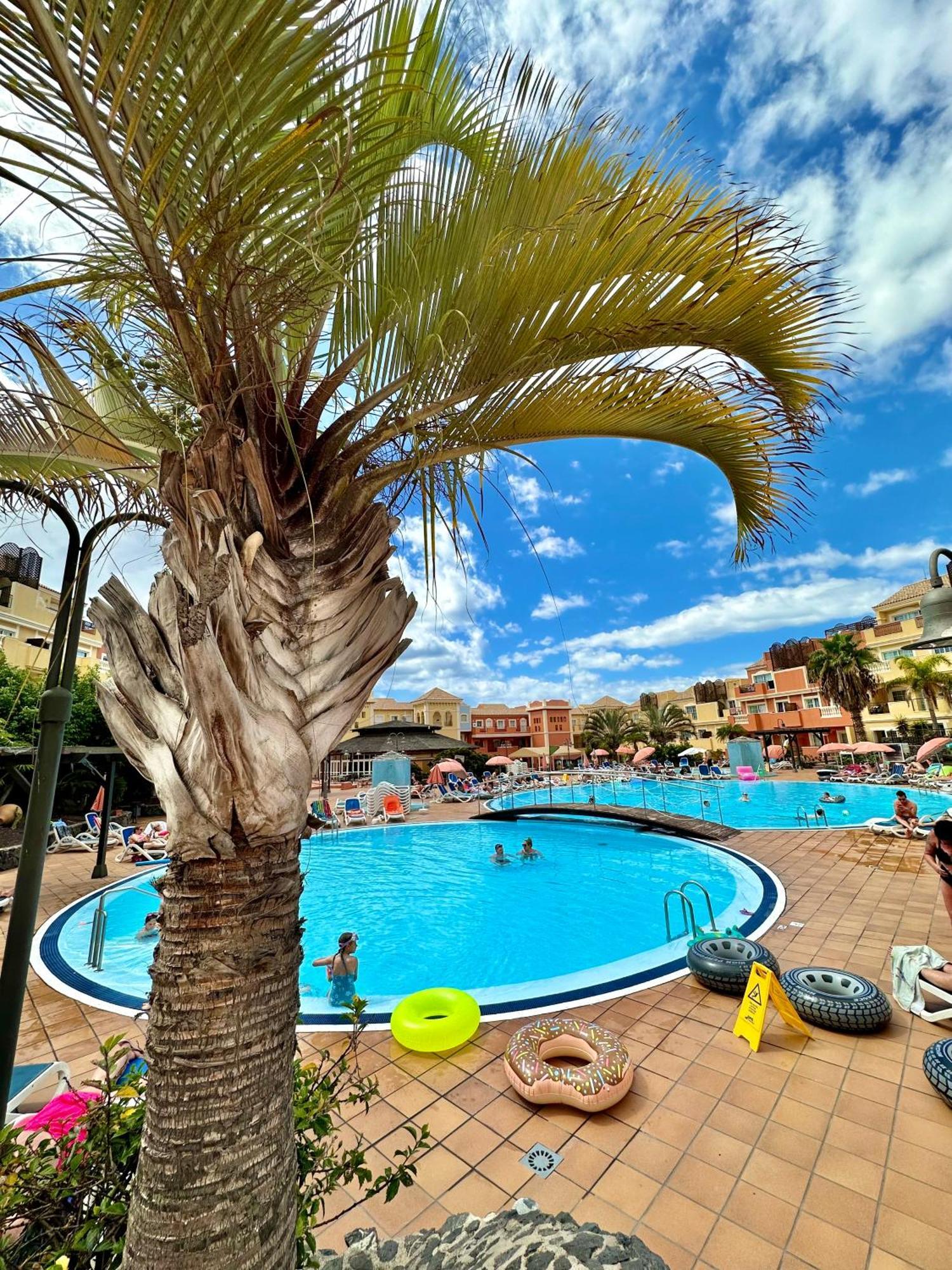 Sunny Apartment & Heated Pool Los Cristianos  Kültér fotó