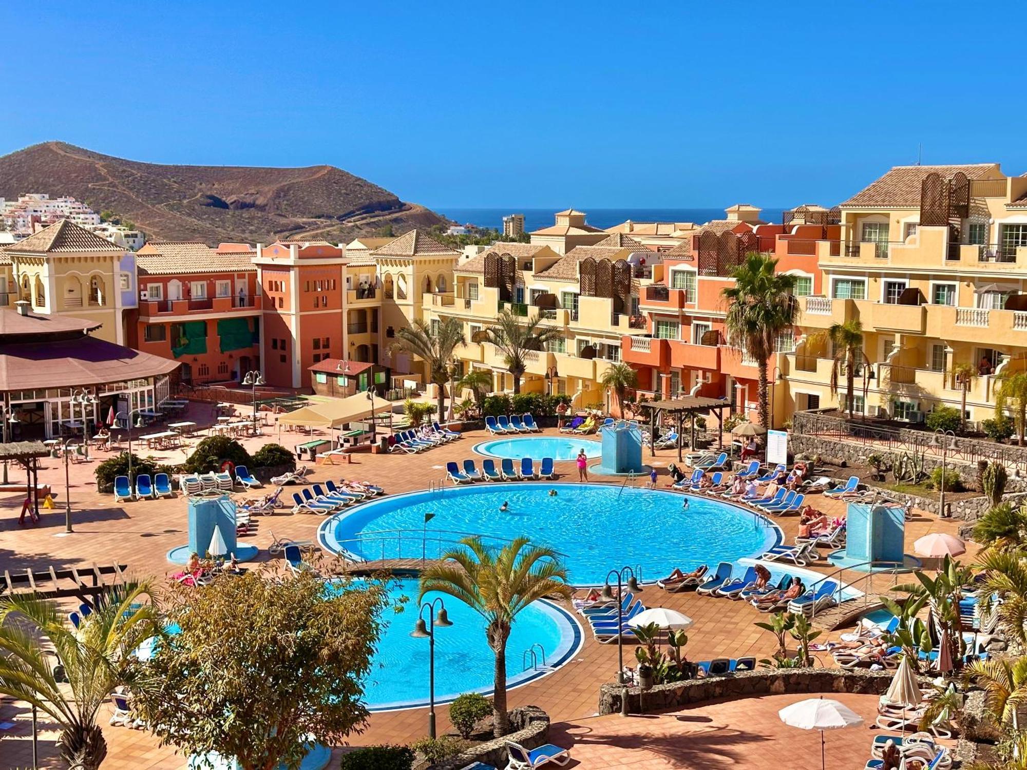 Sunny Apartment & Heated Pool Los Cristianos  Kültér fotó